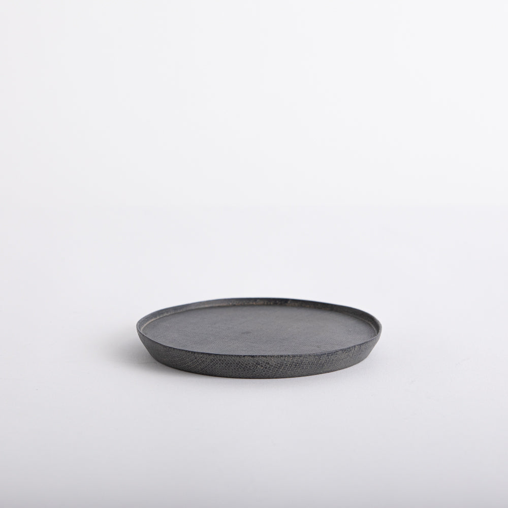 Yuma Fukuzaki small round plate grey