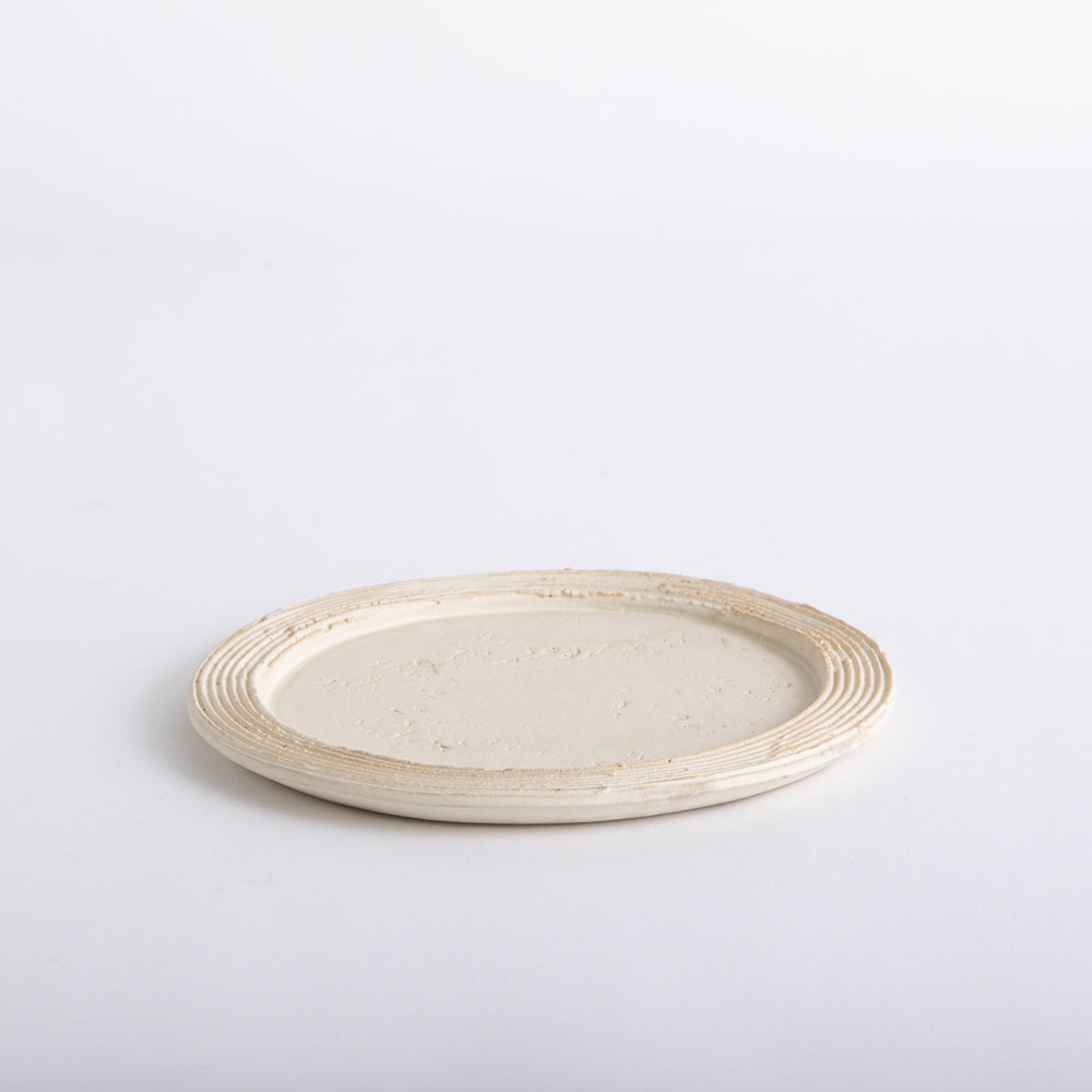 Konno Fuko - White clay and coral glaze rimmed plate 6 inches [C]