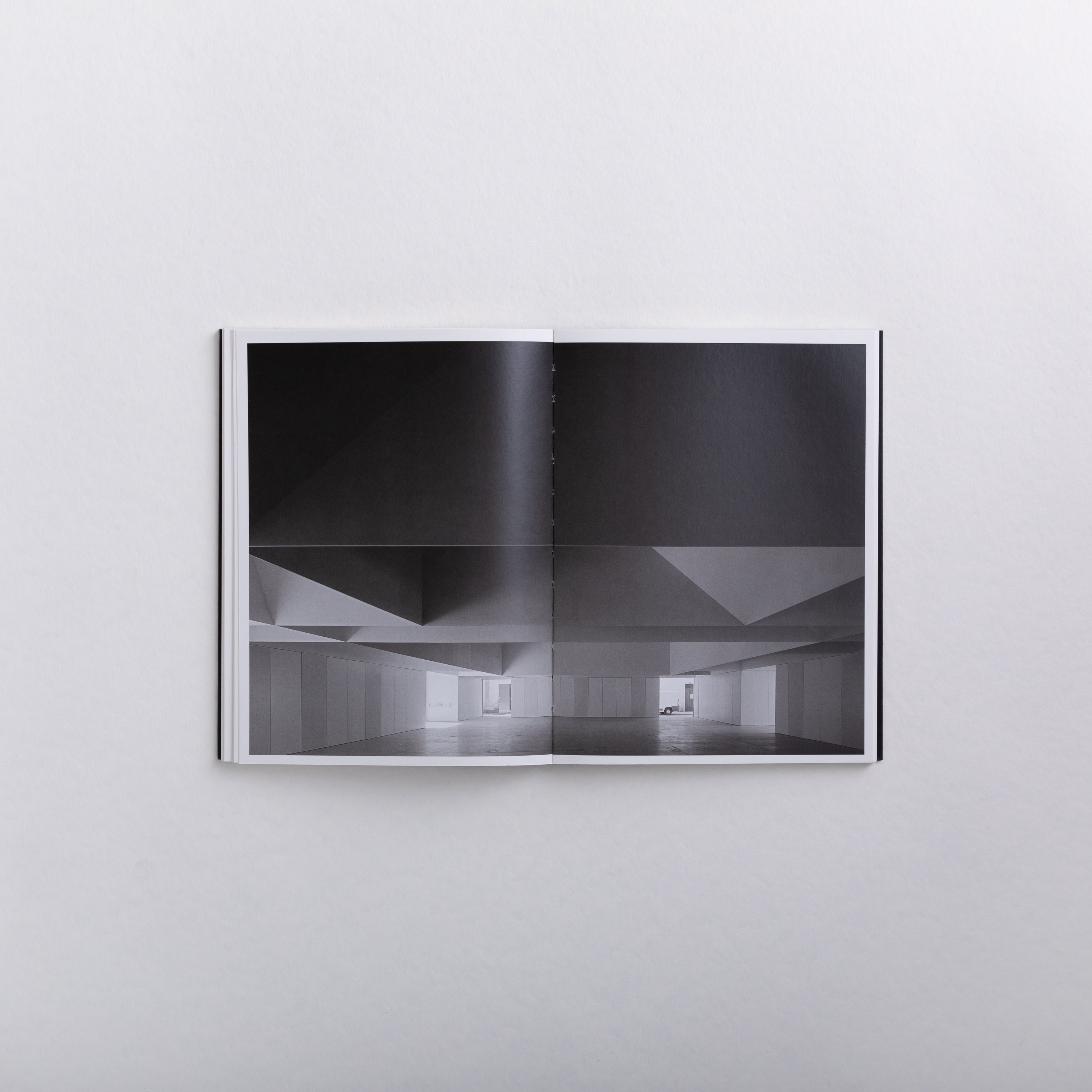 Aires Mateus｜Juan Rodríguez – MON Online Store