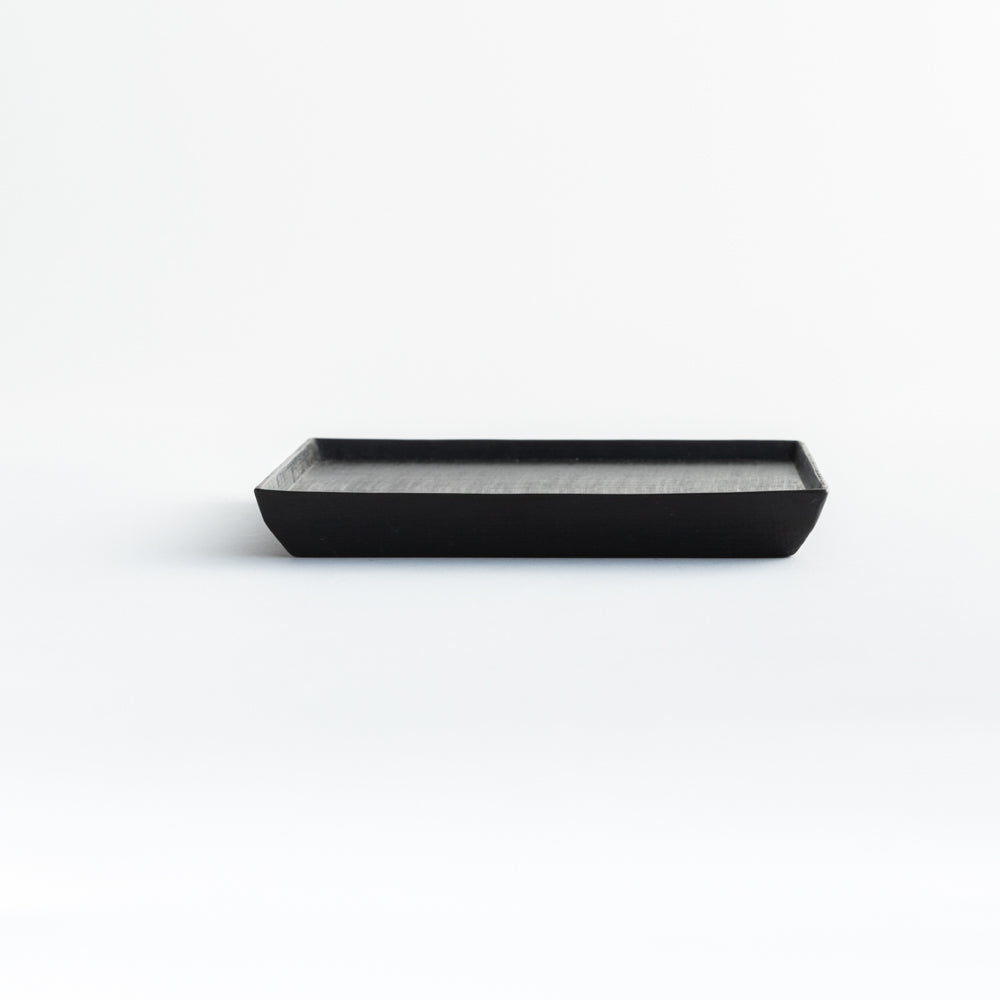 Yuma Fukuzaki square plate small black